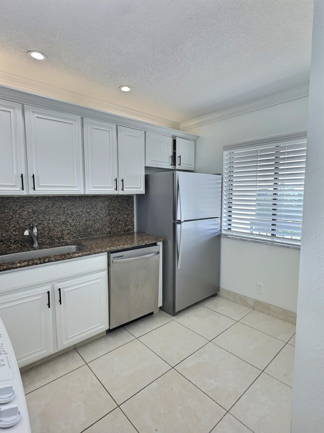 Building Photo - 3050 Presidential Way