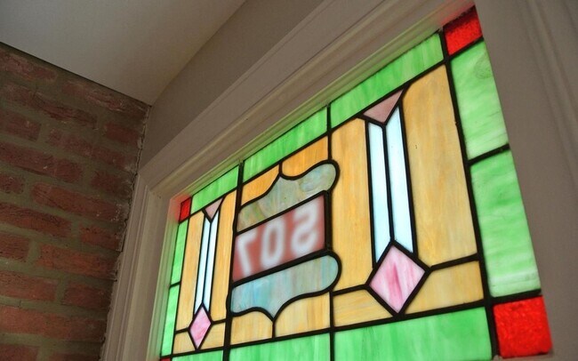 Building Photo - Charming 3 Bedroom/2.5 Bathroom Townhome with Finished Basement in Canton, MD!