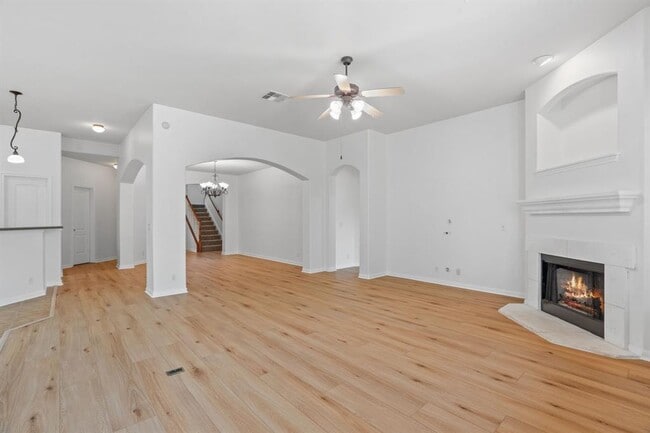 Building Photo - 209 Canterbury Dr
