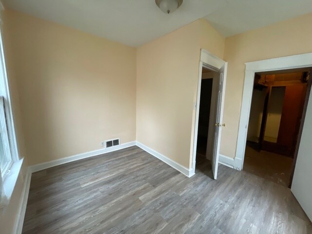 Building Photo - 1131 E Bowman St