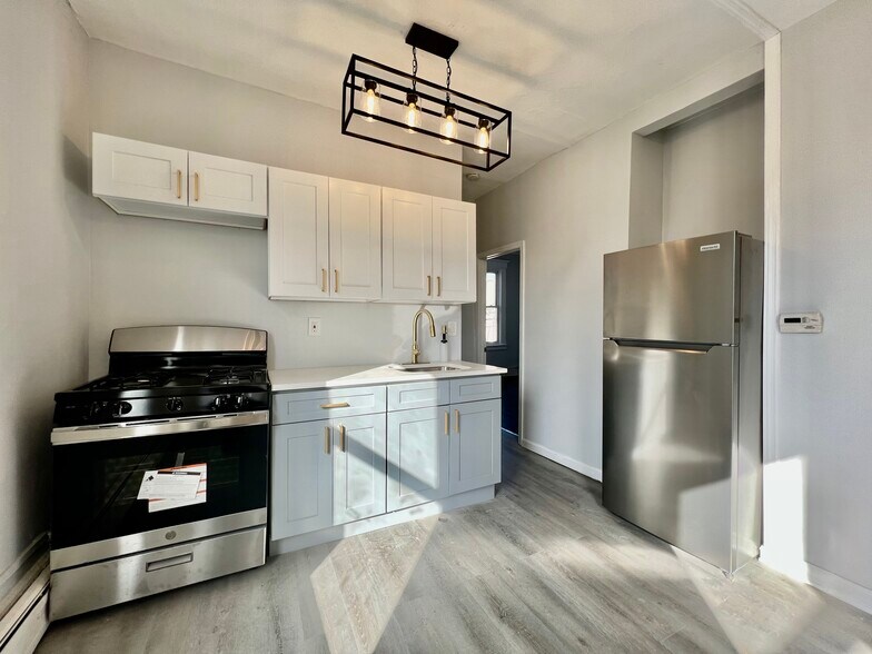 82 Brookdale Ave 5 - 81 Brookdale Ave