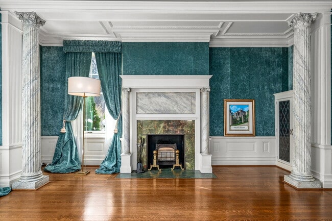 Building Photo - 5135 Ellsworth Ave