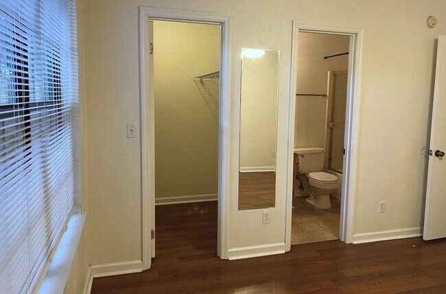 Building Photo - 2424 Talco Hills Dr