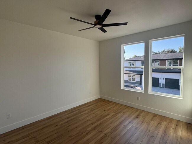 Building Photo - 967 Olive Br Pl