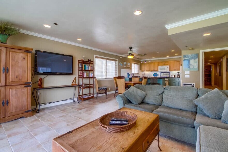 Primary Photo - 3696 Bayside Walk