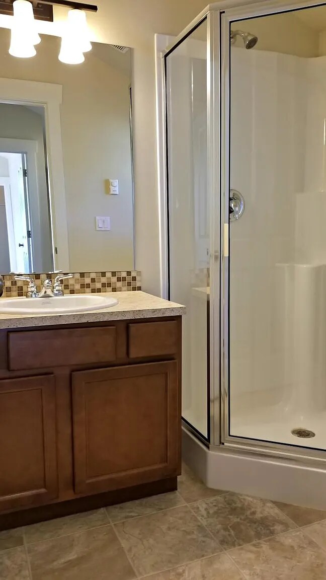 Building Photo - 511 21st Ave