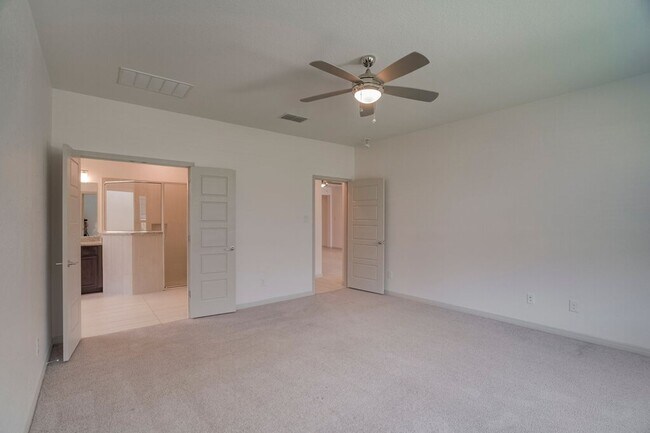 Building Photo - 5616 Monrovia Ln