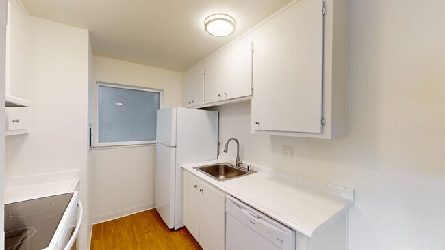 Building Photo - 551 Alameda del Prado