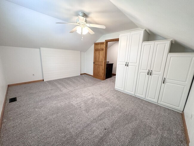 Building Photo - Updated Country Retreat with Modern Finishes & Peaceful Pungo Living
