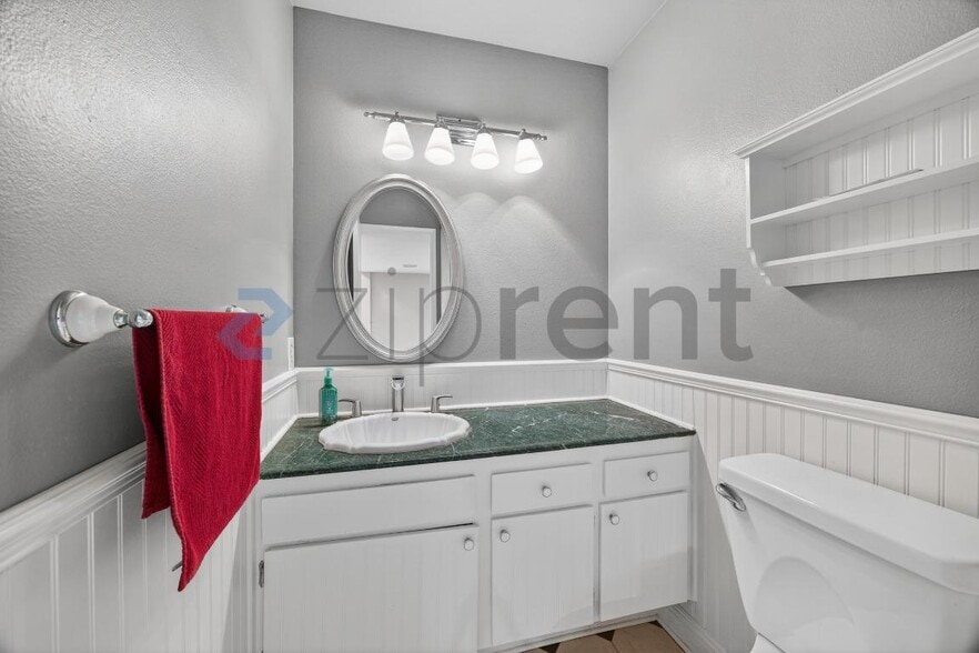 Building Photo - 1665 Hawk Ridge Pl