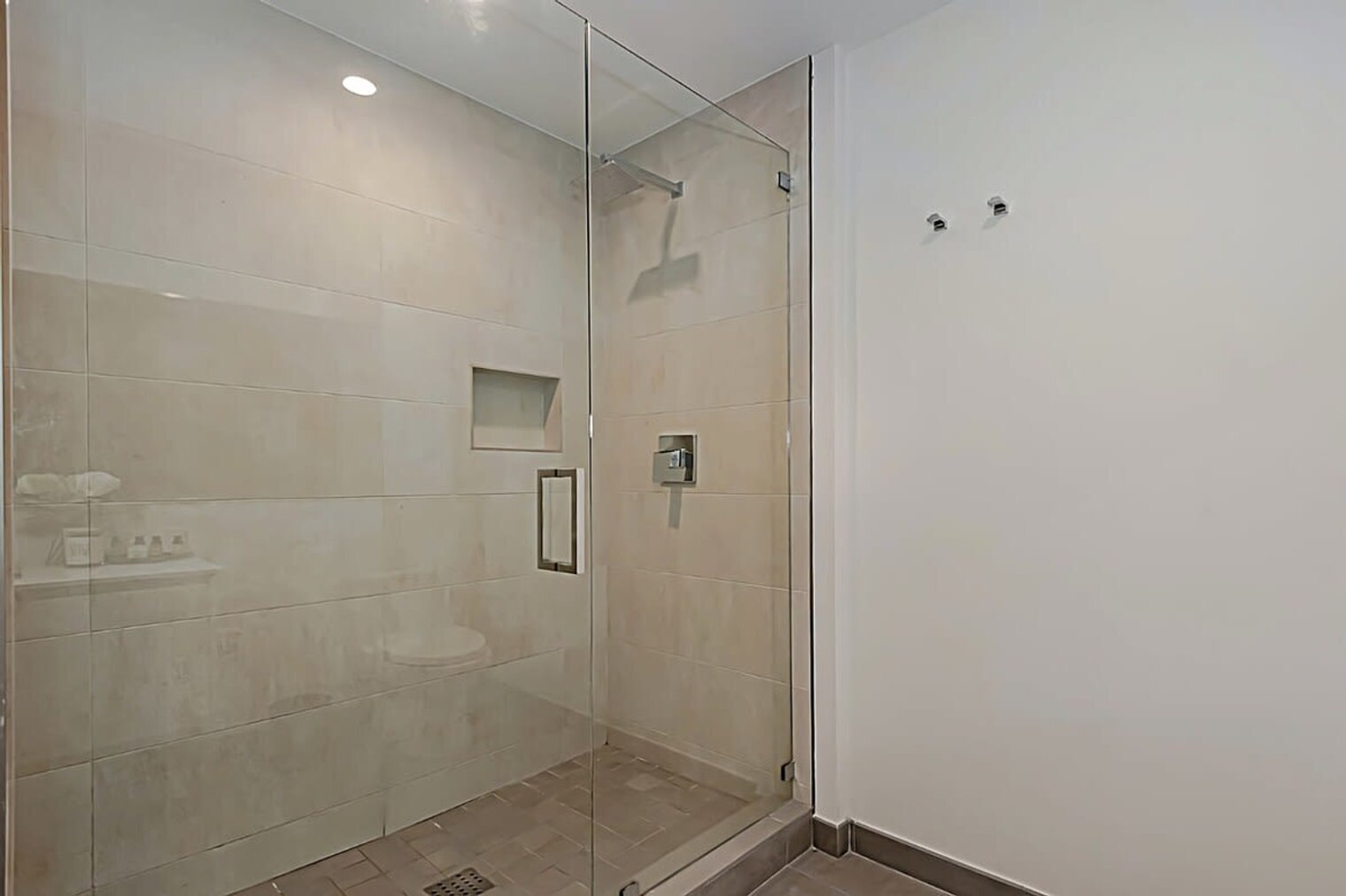 Building Photo - 777 N Ocean Dr