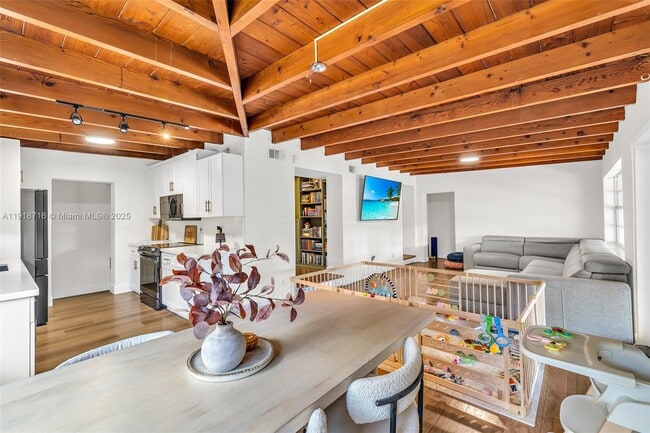 Building Photo - 6376 SW 15th St