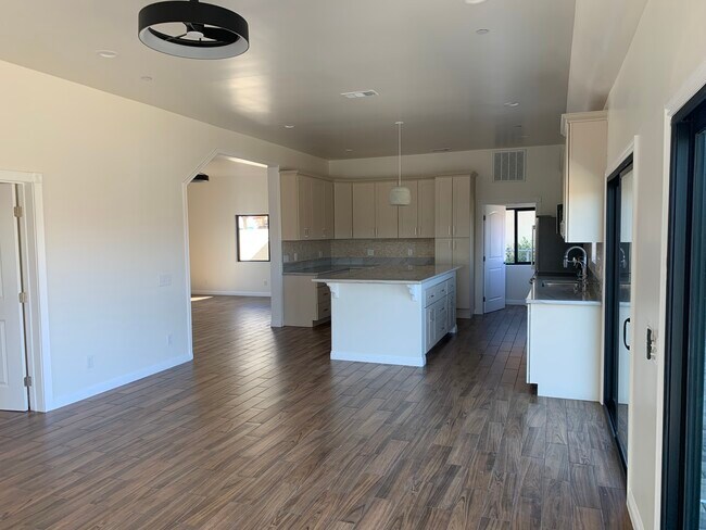 Building Photo - 14425 Hardtree Dr