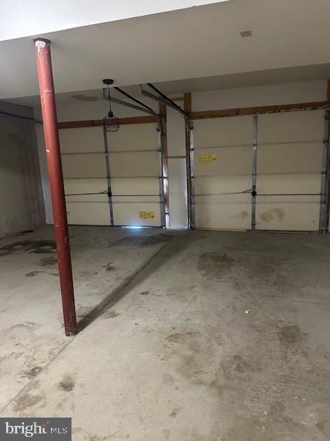 Building Photo - 353 Braeside Ave