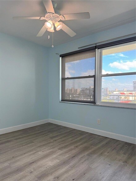 Building Photo - 7902 Sailboat Key Blvd S