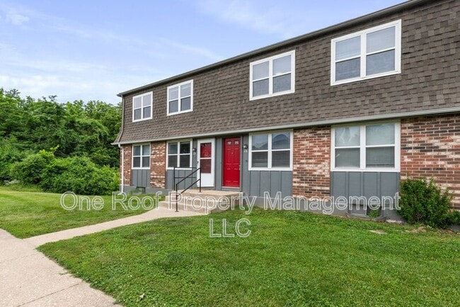 Building Photo - 701 Linwood Dr