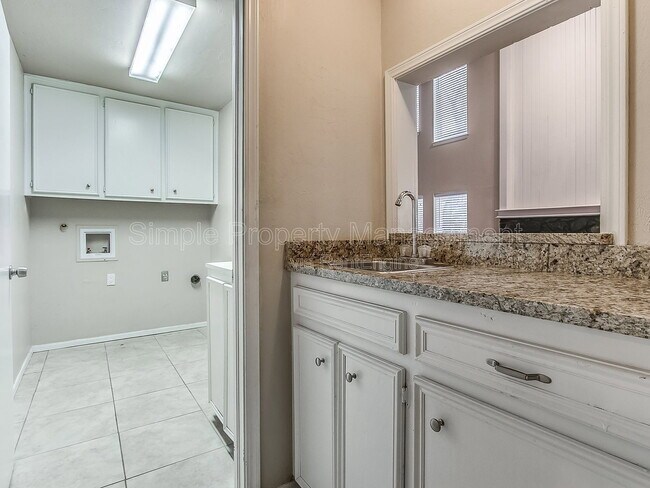 Building Photo - 10824 Admiral Dr