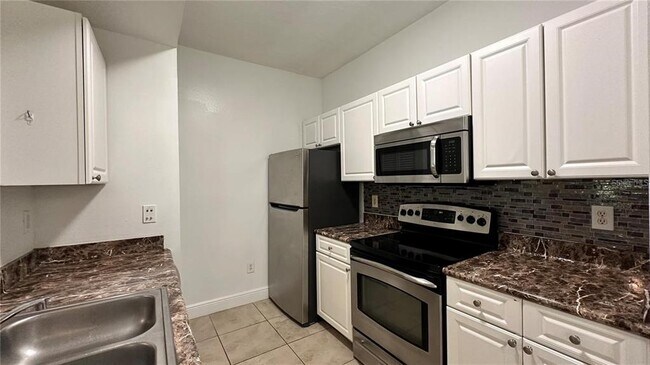 Building Photo - 14238 Fredricksburg Dr