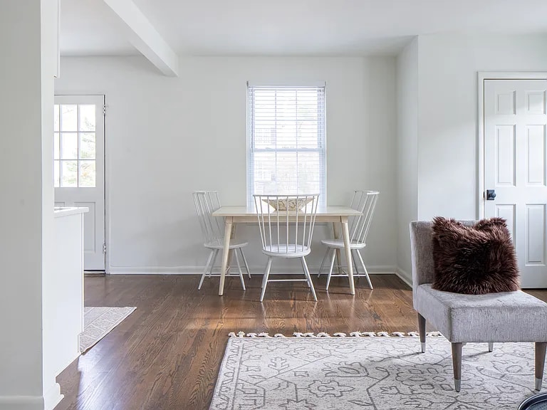 Building Photo - 205 Leake Ave