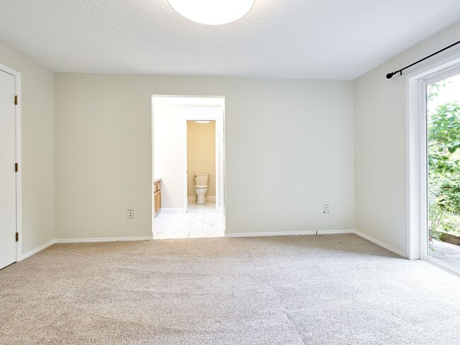Building Photo - 3 bed, 2 bath single-level home in South Salem