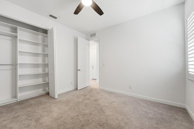 Building Photo - 1261 Deer Hvn Dr