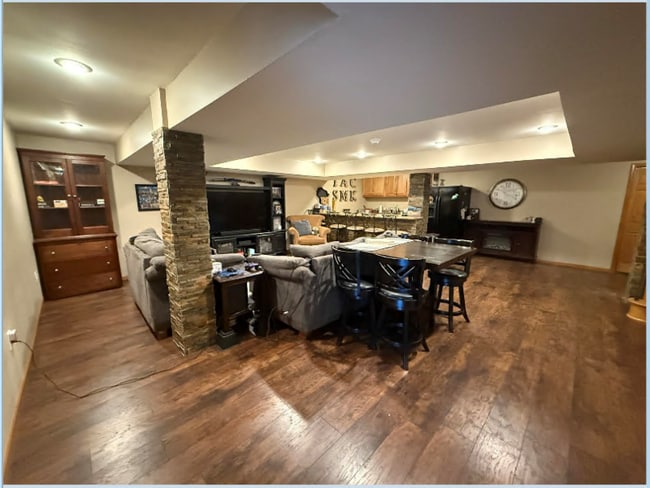 Building Photo - 4363 Memorial Cir