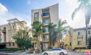Building Photo - 2864 Sunset Pl
