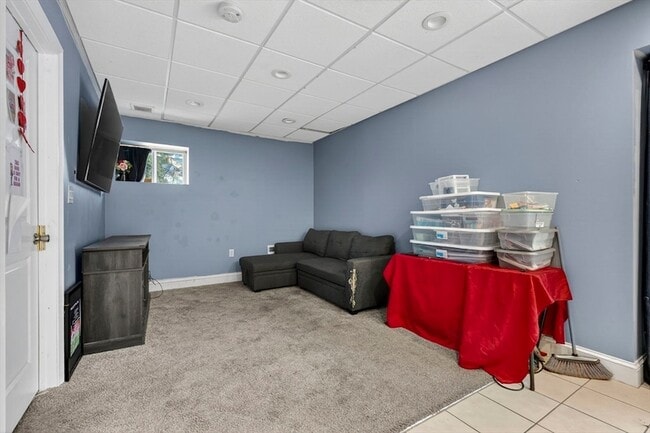 Building Photo - 74 Linwood St