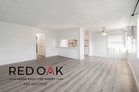 Building Photo - 10535 Lindley Ave