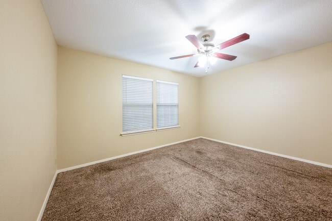 Building Photo - 2809 E 22nd St