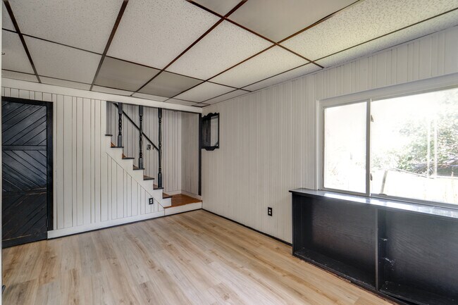 Building Photo - 12512 Mc Gowan Ave