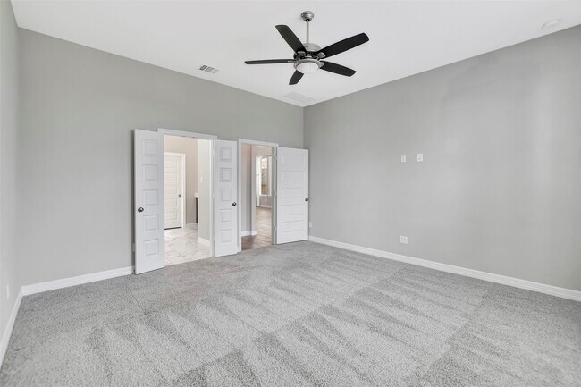 Building Photo - 360 Mallorn Ln