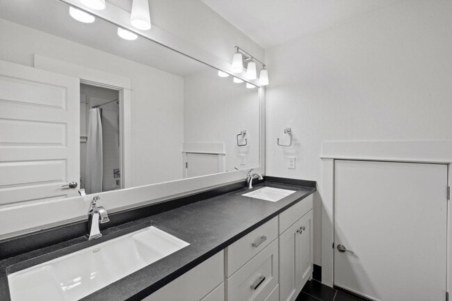 Building Photo - 2217 Seabiscuit Cv