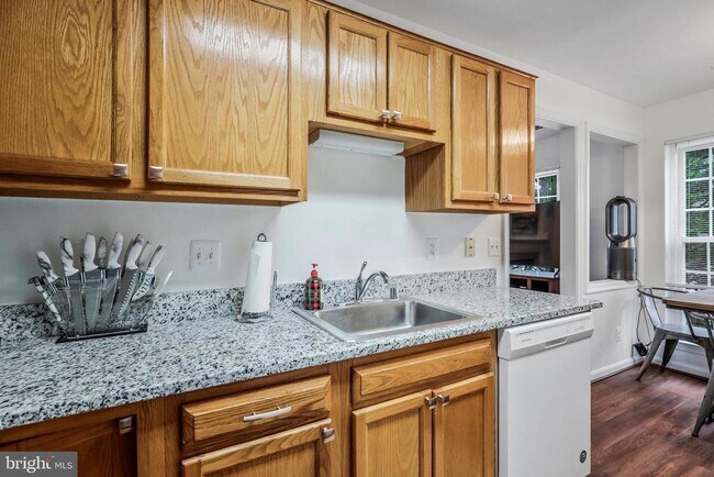 Building Photo - 9259 Cardinal Forest Ln