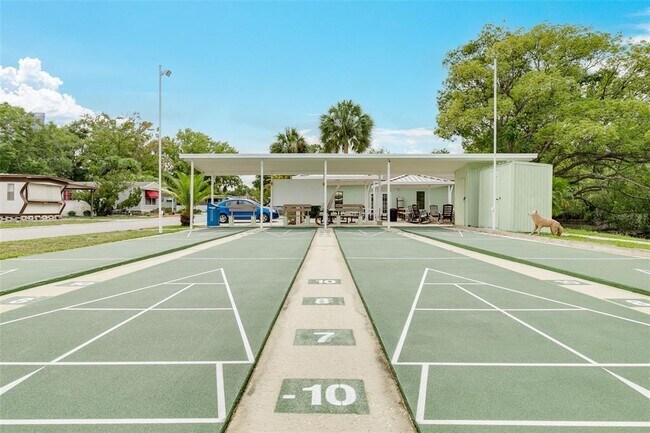 Building Photo - 7815 Greenlawn Dr