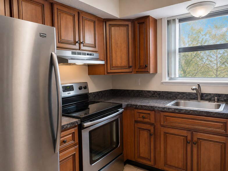 Kitchen and Appliances - 327 Plantation St