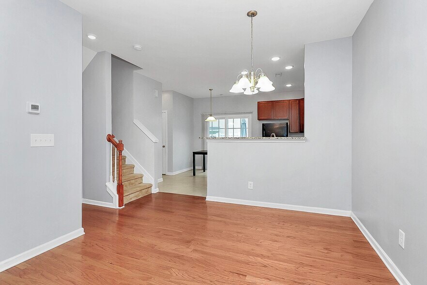 Building Photo - 11109 Pettus Ct