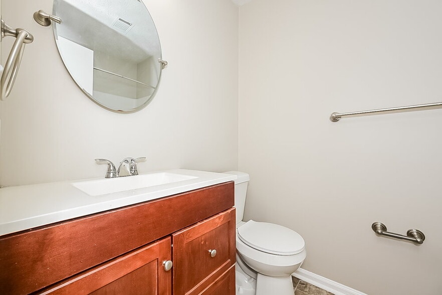 Building Photo - 245 Marcliff Ct