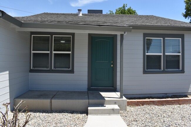 Building Photo - 1720 Bessie Ave