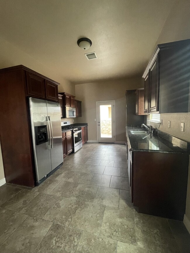 Building Photo - 3659 Grand Bahamas Dr