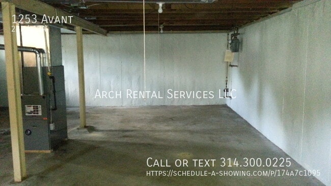 Building Photo - 1253 Avant-