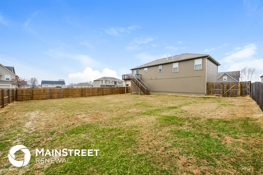 Building Photo - 1001 Quartz St