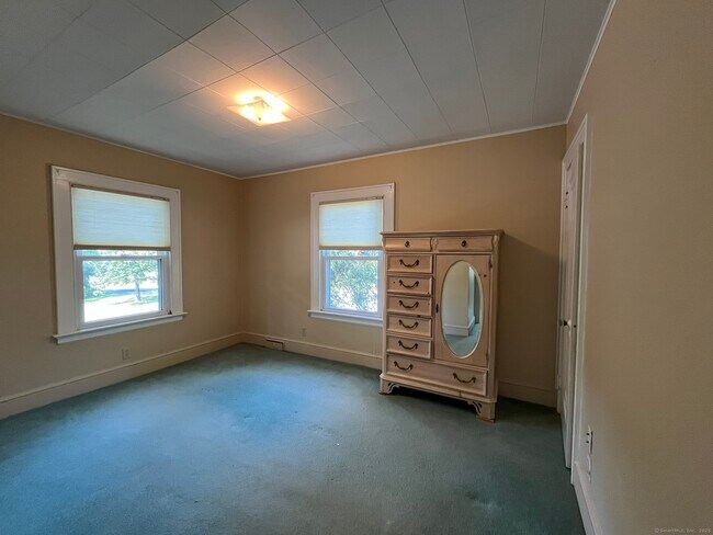Building Photo - 644 Amity Rd