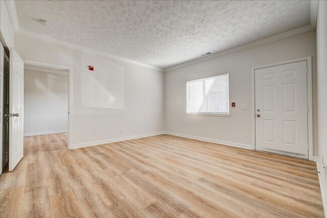 Building Photo - Evansville, IN**** Crown Moulding**** 2 Be...
