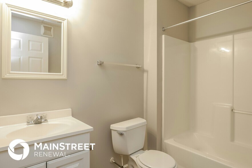 Building Photo - 1511 Groveland Trail