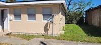 Building Photo - 745 Pippin St
