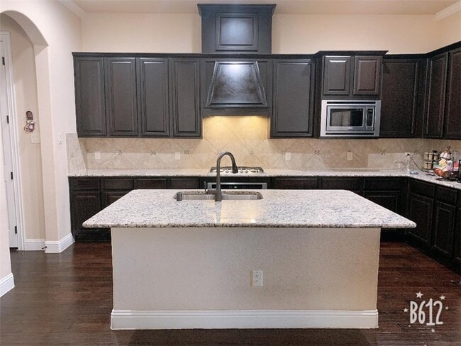 Building Photo - 8633 Ludlow Dr
