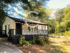 Building Photo - 3228 White Oak Cir