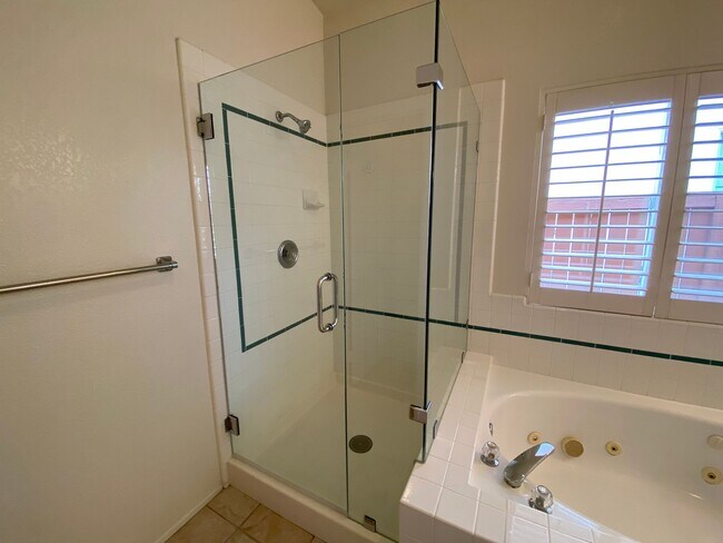 Building Photo - Spacious 3 Bedroom, 2 Bath located in Treasures of Caste Creek Community!