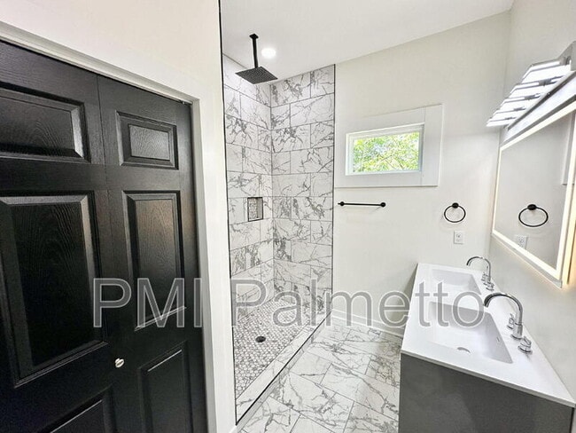 Building Photo - 1121 Zeigler St